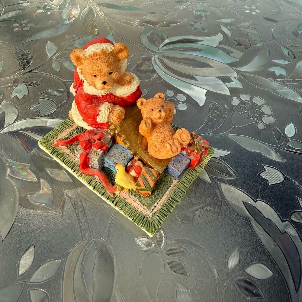Vintage Christmas Teddy Bear Figurine Holiday Scene – Resin Decor – Collectible